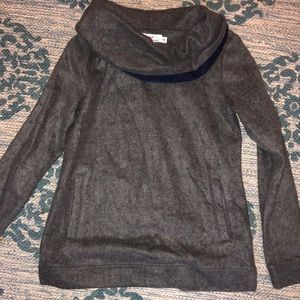 Vineyard vines turtle neck sweatshirt